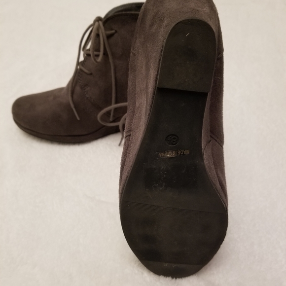 Gray lace up wedge booties - Picture 2 of 5
